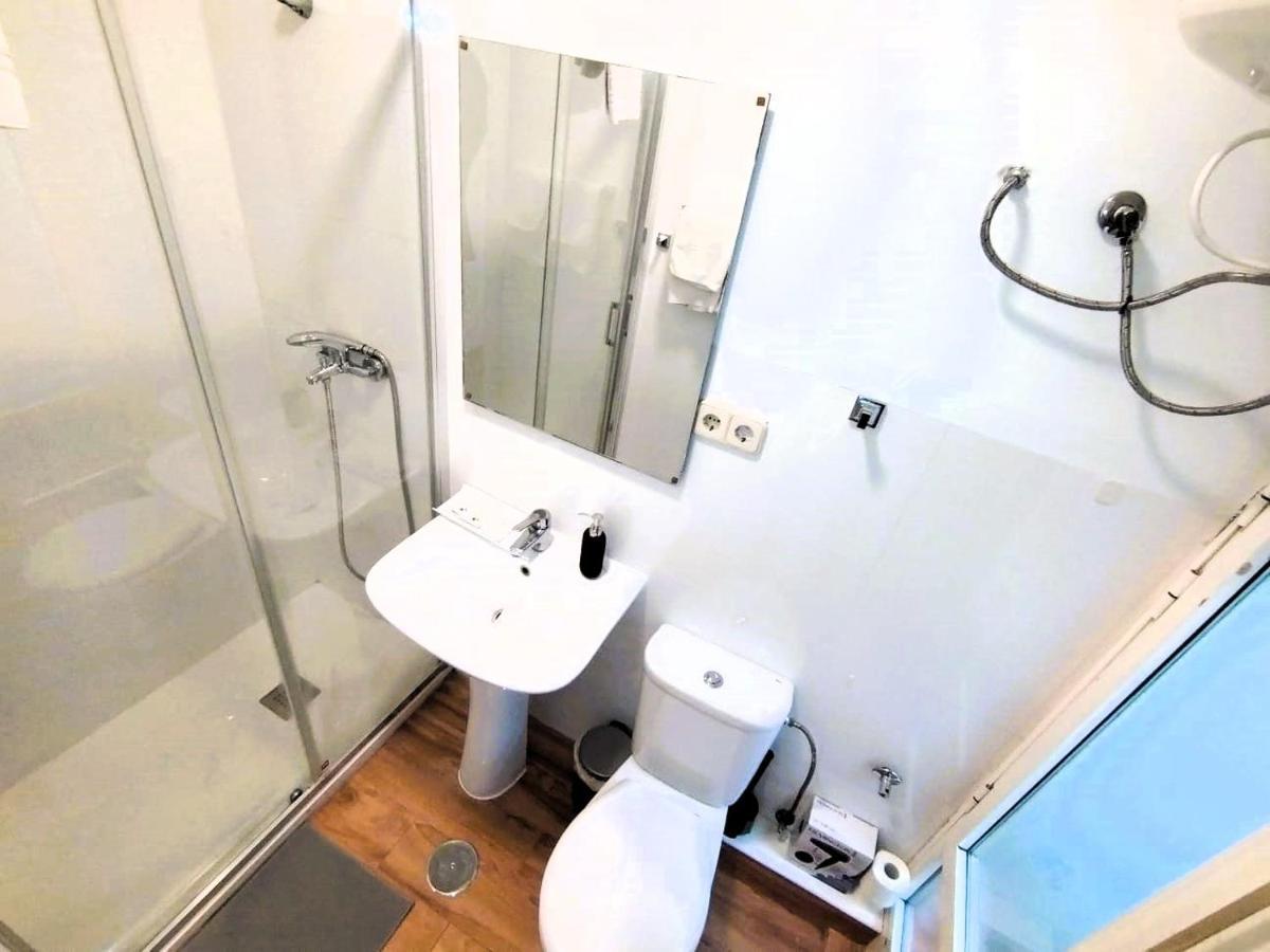 Puerta Del Sol - Apartamento Para 6 Madrid Luaran gambar