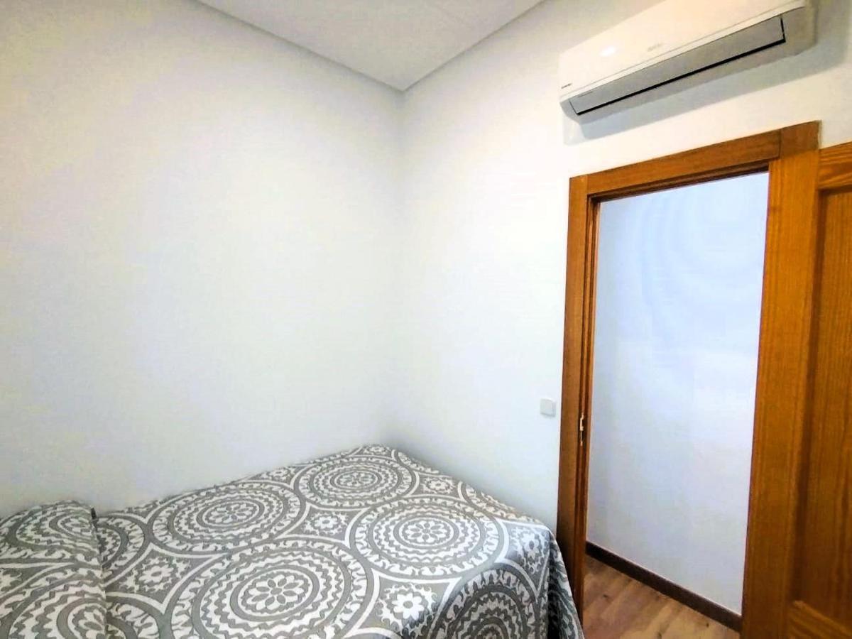 Puerta Del Sol - Apartamento Para 6 Madrid Luaran gambar
