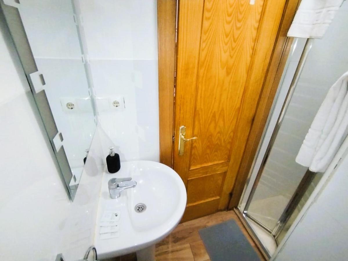 Puerta Del Sol - Apartamento Para 6 Madrid Luaran gambar